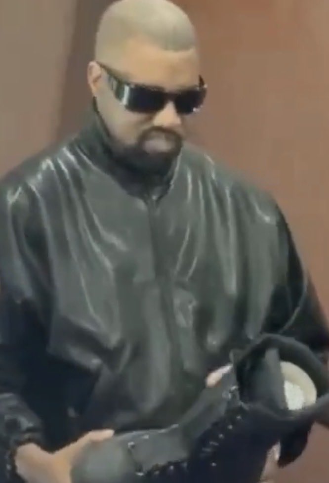 onbrandviews's tweet photo. @Kick_Champ Ye is like damn I’m really gonna have to sue this little nigga 😭😭 https://t.co/eurmyMVdBe