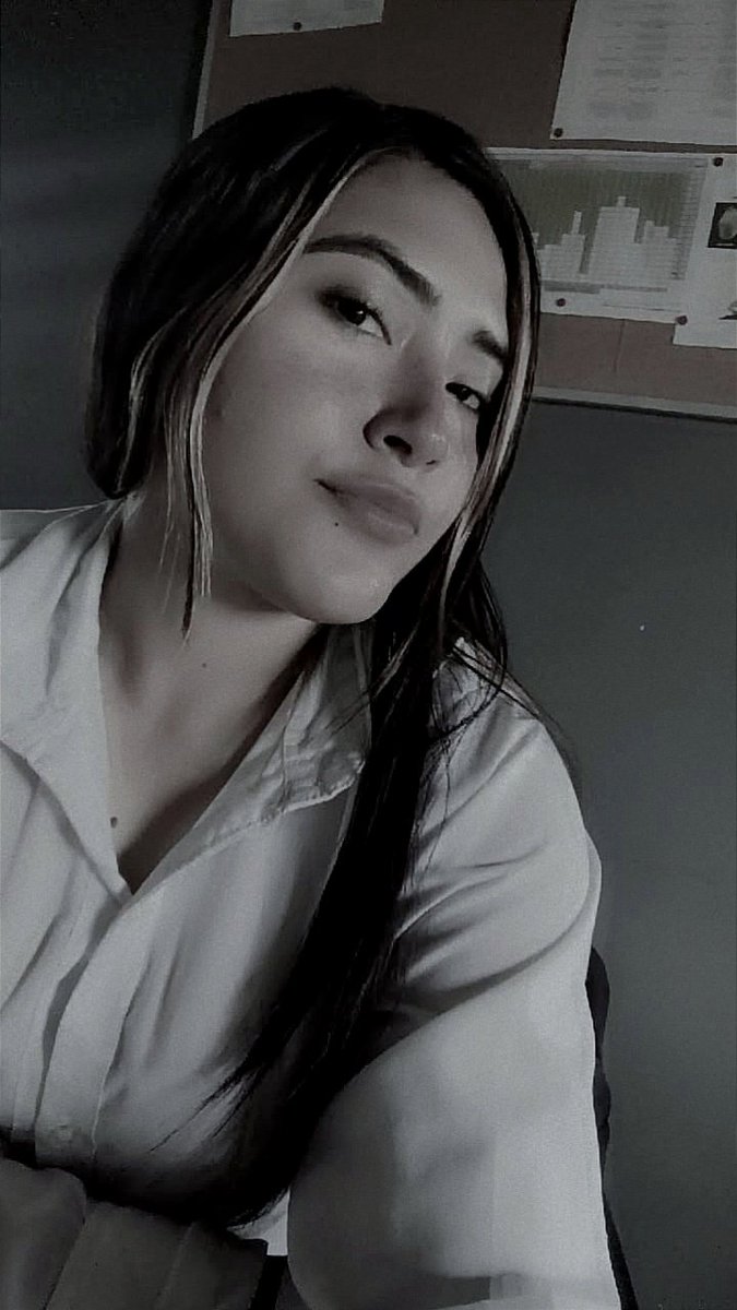 Alen0035's tweet photo. A veces siento que mi mente no sabe caminar, solo sabe correr...🎀 https://t.co/mLVGFzOvlI