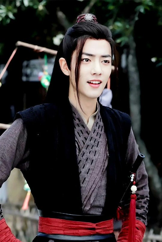 EntameHub_jp's tweet photo. 中国ドラマ『陳情令』は2019年に放送されると大きな話題を呼び、__肖戦（シャオ・ジャン）__と__王一博（ワン・イーボー）__がそれぞれ演じた魏無羨と藍忘機の関係性が多くの視聴者を引きつけた。『魔道祖師』を原作とする本作は、
https://t.co/WTG4Hv6ybT https://t.co/5XoUhTqMan