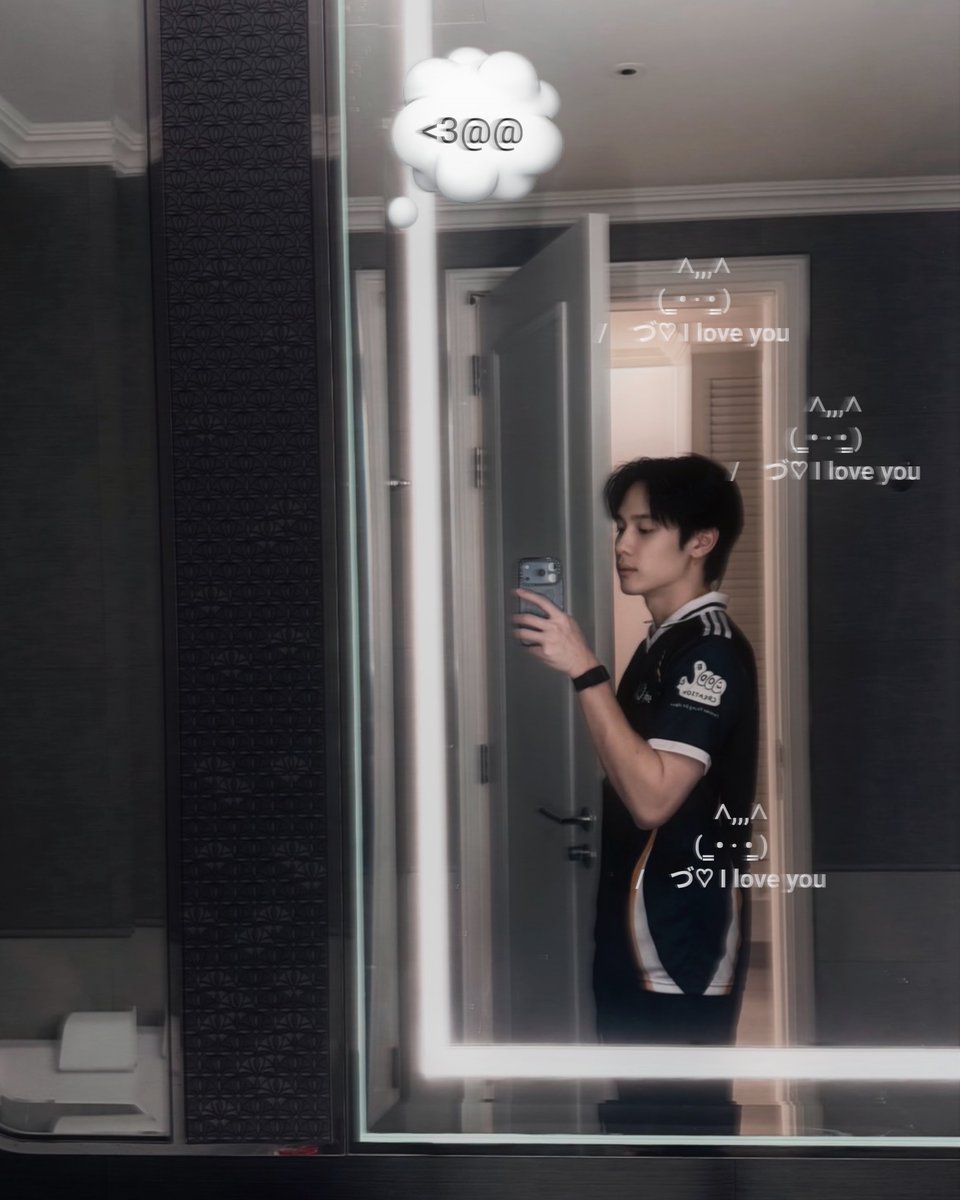 javwabh's tweet photo. ᅠ
ᯓ ★ Stood  in  front  of  the  camera  and
said  “lemme  look  cool  real  quick”  just
trying  to l ook  cool,  but  ngl  . . .  I  think
I actually did it 😛 ‧₊˚⊹
ᅠ https://t.co/KKBdGKGjWI