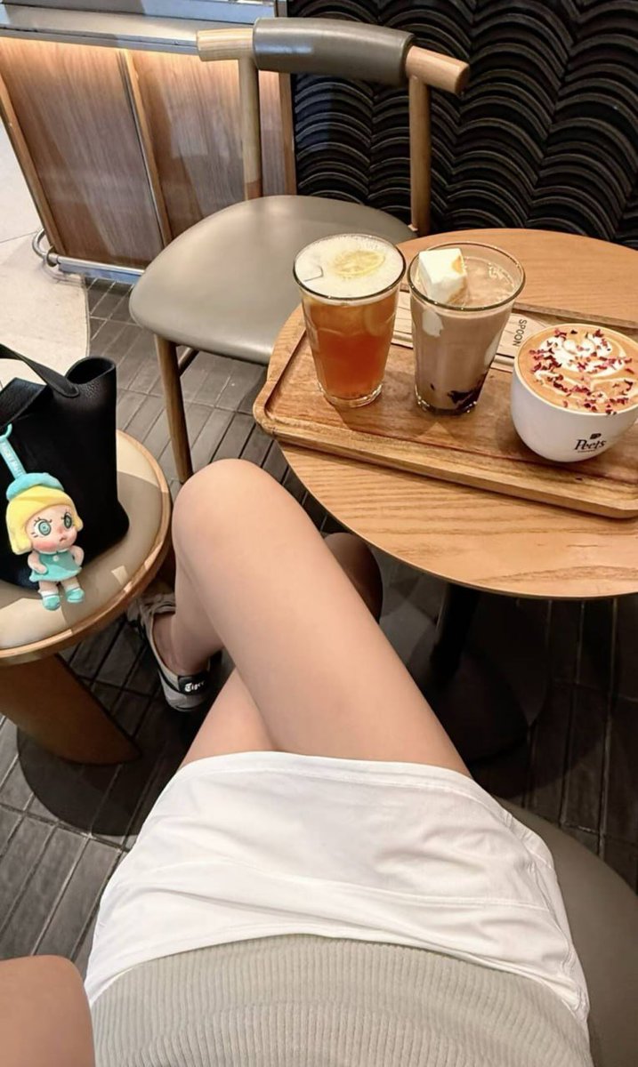 yangjuana88's tweet photo. 00女大，天津的固搭（buddk)怎么查询，想找个男菩萨！！    

我是小萌新不知道怎么找 #天津 #女大 #固炮 #反差 https://t.co/OSnUxBA1BK