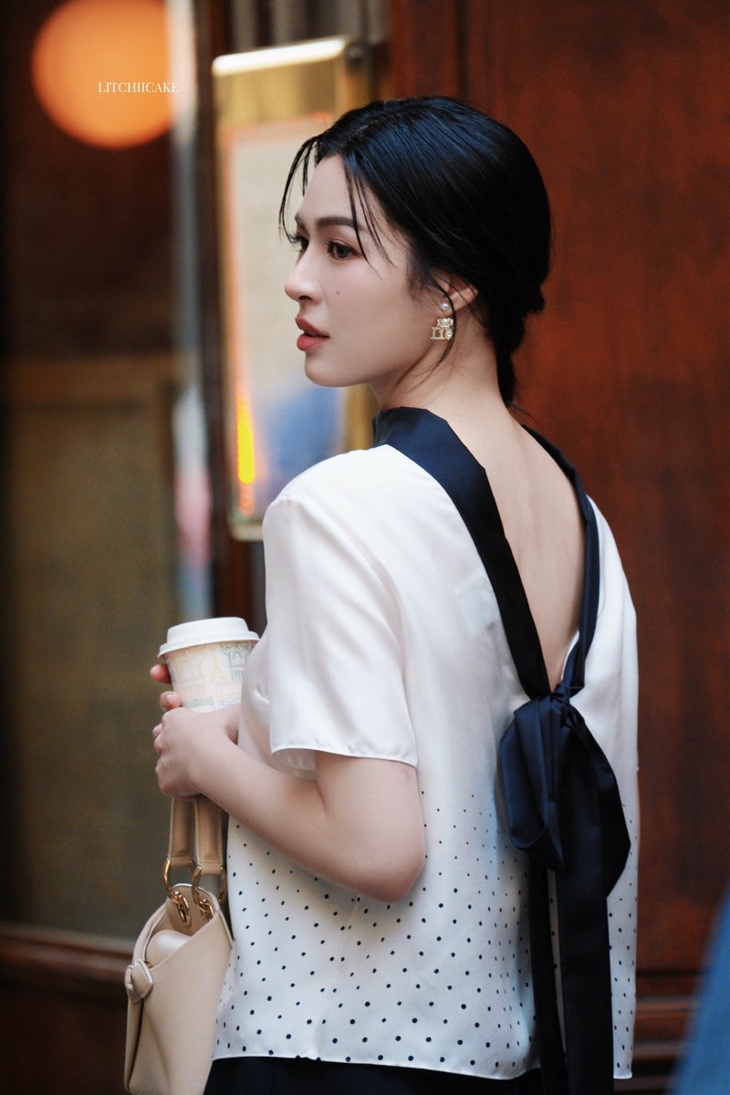 00k1105's tweet photo. Wakeup fam, BOOM tag include #LinglingKwong hashtag

@linglingsirilak
#Dior @Dior #DiorSummer27 
#LingOrmDiorSummer27 #PFW https://t.co/vHunbw2CBe