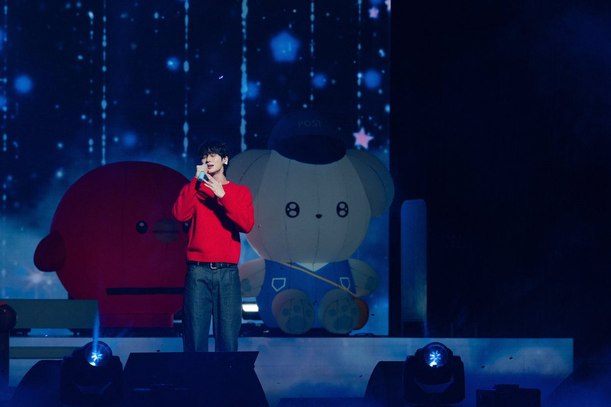 VARO_ent's tweet photo. [📷] 

2026 ByeonWooSeok Asia Fanmeeting Tour
<The Secret Library> in Singapore
Behind Photo 📸

🔗🐶 https://t.co/P3hCku72zX

#변우석 #ByeonWooSeok
#TheSecretLibrary_in_Singapore
#바로엔터테인먼트 #VAROentertainment https://t.co/HR5WEmqm9y