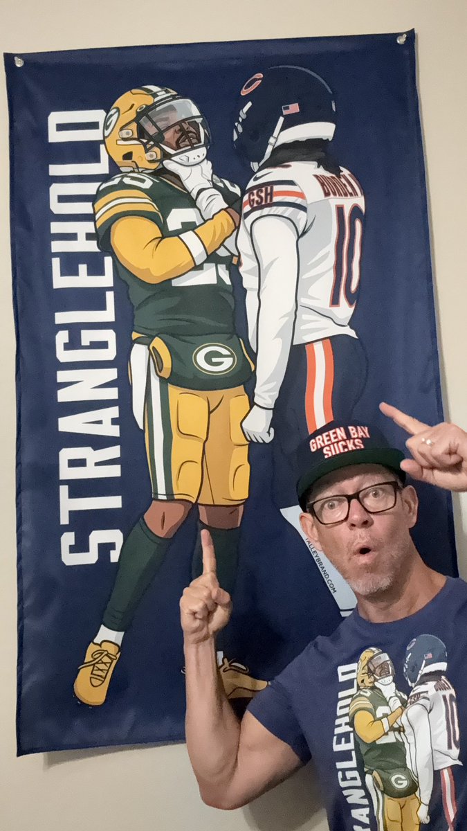 talleybrand's tweet photo. STRANGLEHOLD GIVEAWAY #1

The first 💀 Stranglehold Rally Flag of Bears Packers Week is up for grabs.

To enter:

1. Follow us
2. Repost and reply w/ where you’d hang nearly 5 feet of #FGB attitude. 

Entries close Tuesday, Oct. 6 at 9 PM CT. https://t.co/vxN6YAdjs2