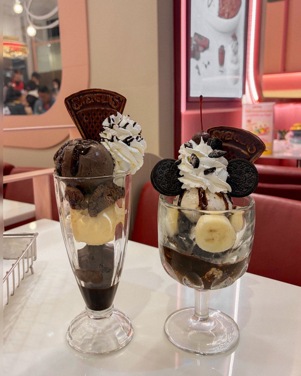 bjauntanywhere's tweet photo. ล่าสุดไป Swensen’s มา เจอโปรอันนี้โคตรคุ้มเลย สั่ง 1 ฟรี 1 แบบคละเมนูได้ เริ่ดเกินพี่ ซึ่งอันนี้จะเป็นรวมช็อกโกแลตตัวฮิต มีเมนูให้เลือกเยอะ ไม่จำเป็นต้องสั่งตัวเดียวกันสามารถสั่งคละเมนูได้ มีแค่ 5 วัน เริ่ม 5-9 ต.ค. ที่ Swensen’s ทุกสาขา🍨🍫✨

#WeLoveSwensens #Swensens1Free1 https://t.co/BIs5iADOKG