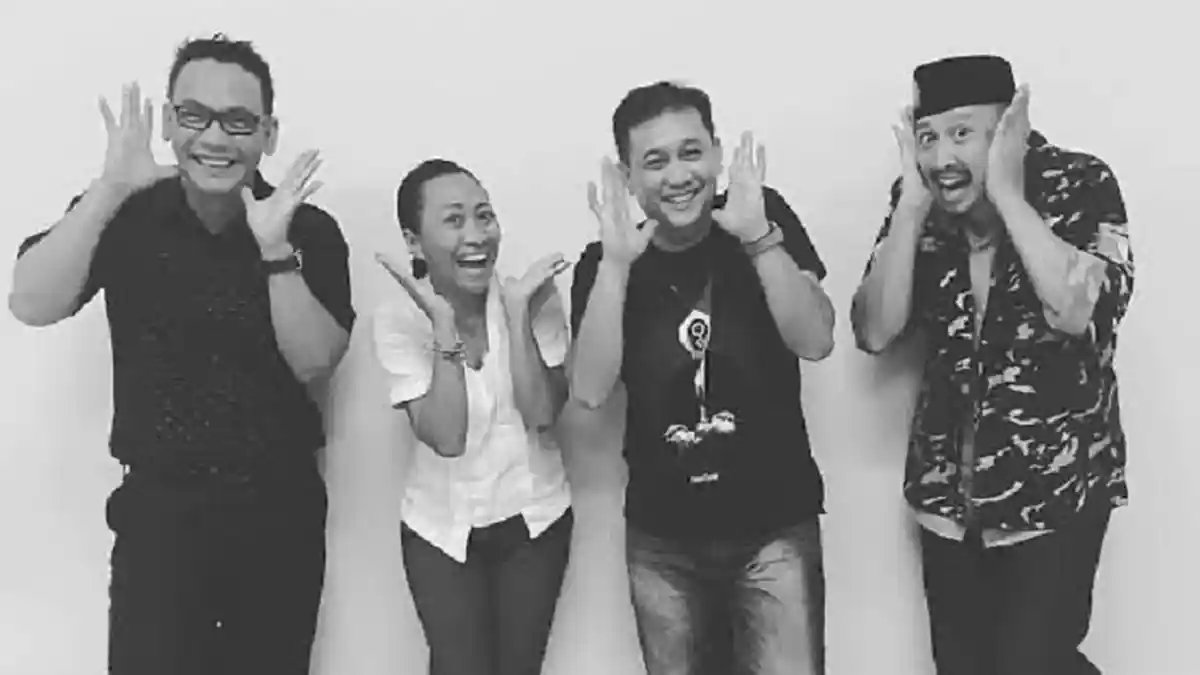 indepenSumatera's tweet photo. Sejak era prabowo kenapa isu terorisme,radikalisme,khikafah,nkri harga mati jadi hilang? Dulu era jokowi hampir tiap hari isu ini naik....kenapa kira kira? https://t.co/ucdGUPMTEU