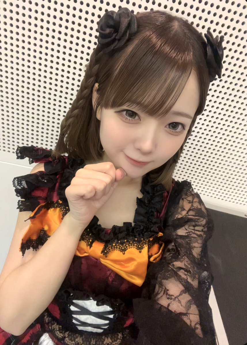 ayana_dollykiss's tweet photo. おはあや🔆🧡
今日もとっても楽しみでニヤニヤ！！！
【20:35~】📍GOTANDA G7 にて
お待ちしてます！
15:00まで一般チケット1000円、
前方チケット3000円でお迎えできます‼️
3DAYS最終日、トリ前！
モリモリ元気で頑張るので会いに来て！👊🏻
平日からドカ笑顔にする！！！ https://t.co/H0IMjjjeQ1