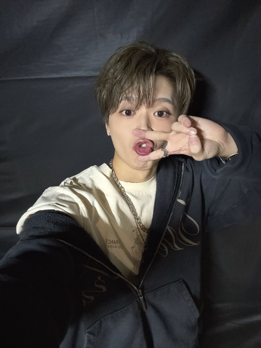 GXVMK's tweet photo. 久々にゆっくり寝れたー！
おはよ！☀️ https://t.co/M22zrH3cAJ