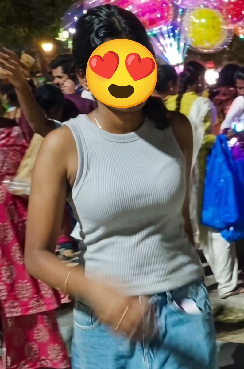 candidfreak1's tweet photo. Random girl 😜 🥵 semma mola https://t.co/L6eNv4vmqf