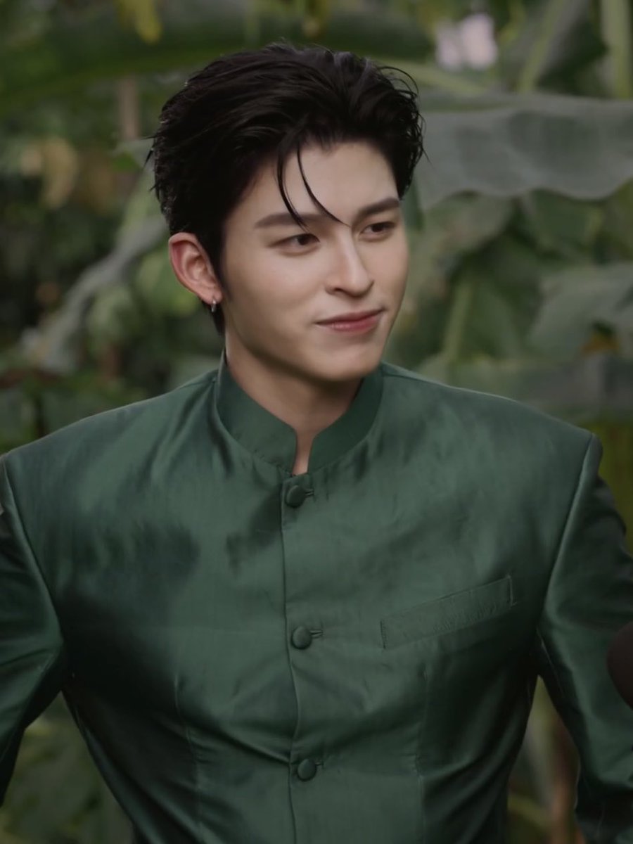 OH_duckyHUN's tweet photo. นี่คงเป็นนายตานีที่หล่อที่สุดในจักรวาลโลกวิญญาณ หน้าผมเป๊ะ รูปร่างดีใส่อะไรก็หล่อ เหมาะสมคู่ควรที่ดื่ม Fitt meal 🫠❤️

#GiffarineFittmealXPond
#ppnaravit https://t.co/YMCPc6jh4v