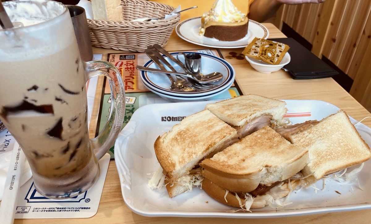 NosuUnagi's tweet photo. ご近所コメダ初入店
あみ焼きチキンホットサンド、チキン分厚くてお腹いっぱい☺️
ジェリコも美味しい https://t.co/HRHL9W4Igw