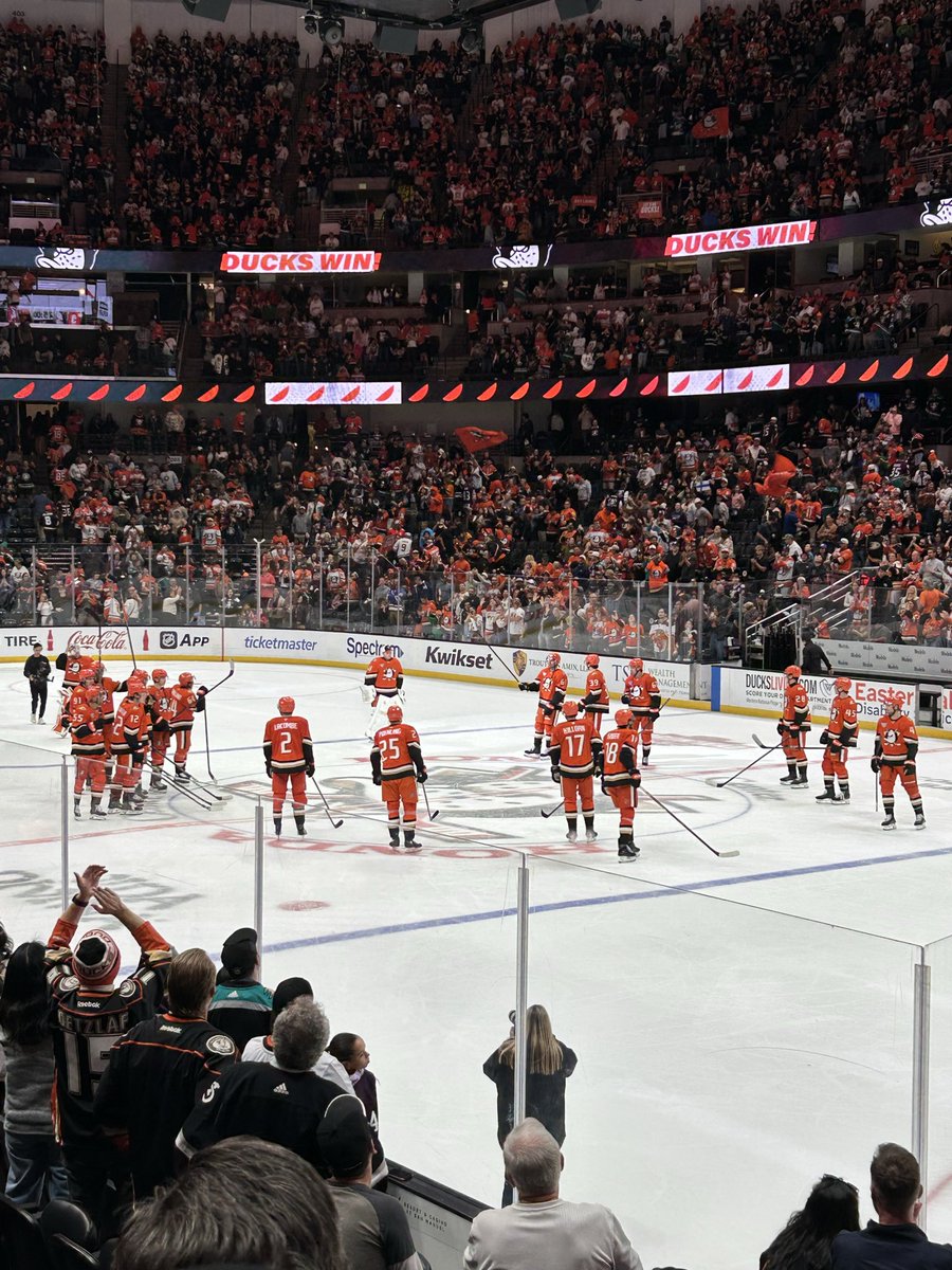 QsLipSweater's tweet photo. @AnaheimDucks https://t.co/rMS8biWh2d