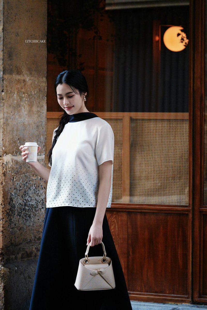 vy_tracy's tweet photo. Good morning cục vàng của em ☀️ 

LINGORM DIOR SUMMER27
#LinglingKwong @linglingsirilak
#Dior @Dior #DiorSummer27 
#LingOrmDiorSummer27 https://t.co/QyFu1h3diJ