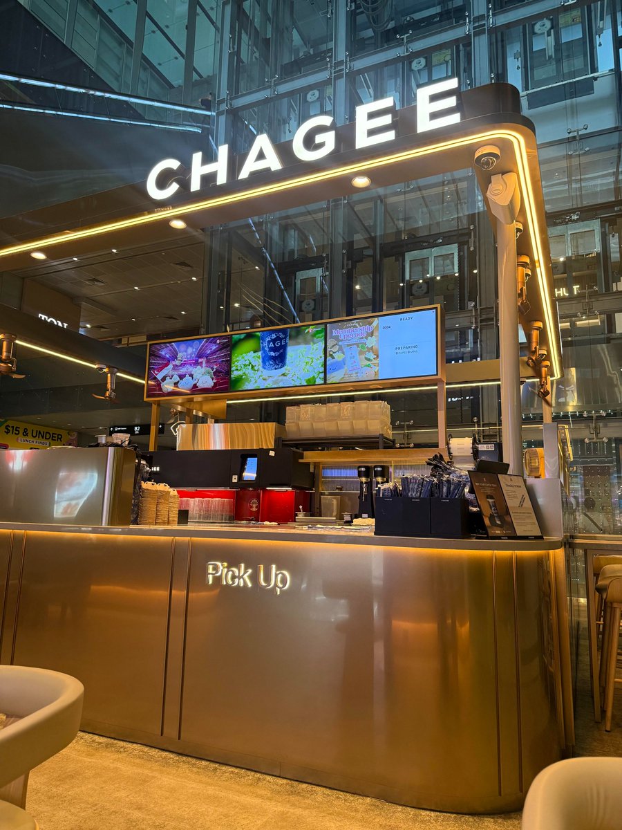 Nora_luliy's tweet photo. I heard that if you don’t like the milk tea from this shop, they’ll remake it for you https://t.co/cmKmFDqxYw