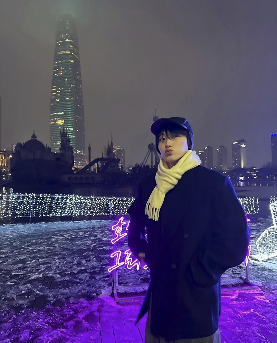 s_0yxu's tweet photo. 저는 시험 공부하느라 슬프지만 시험 끝나고 에버랜드 갈 생각에 신난 고딩티니입니당...😵
이 글 보는 분들은 오늘도 행복한 하루 보내시길🍀❤️ 산이 사진 투척하고 갑니돠 https://t.co/JfOpltEYFw