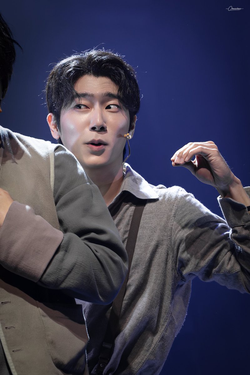 Chouchou_PICs's tweet photo. 261004 아나키스트 스페셜 커튼콜
<환상의 짝꿍> 

덕형 役 | #이진혁 https://t.co/npP1TZC1q7