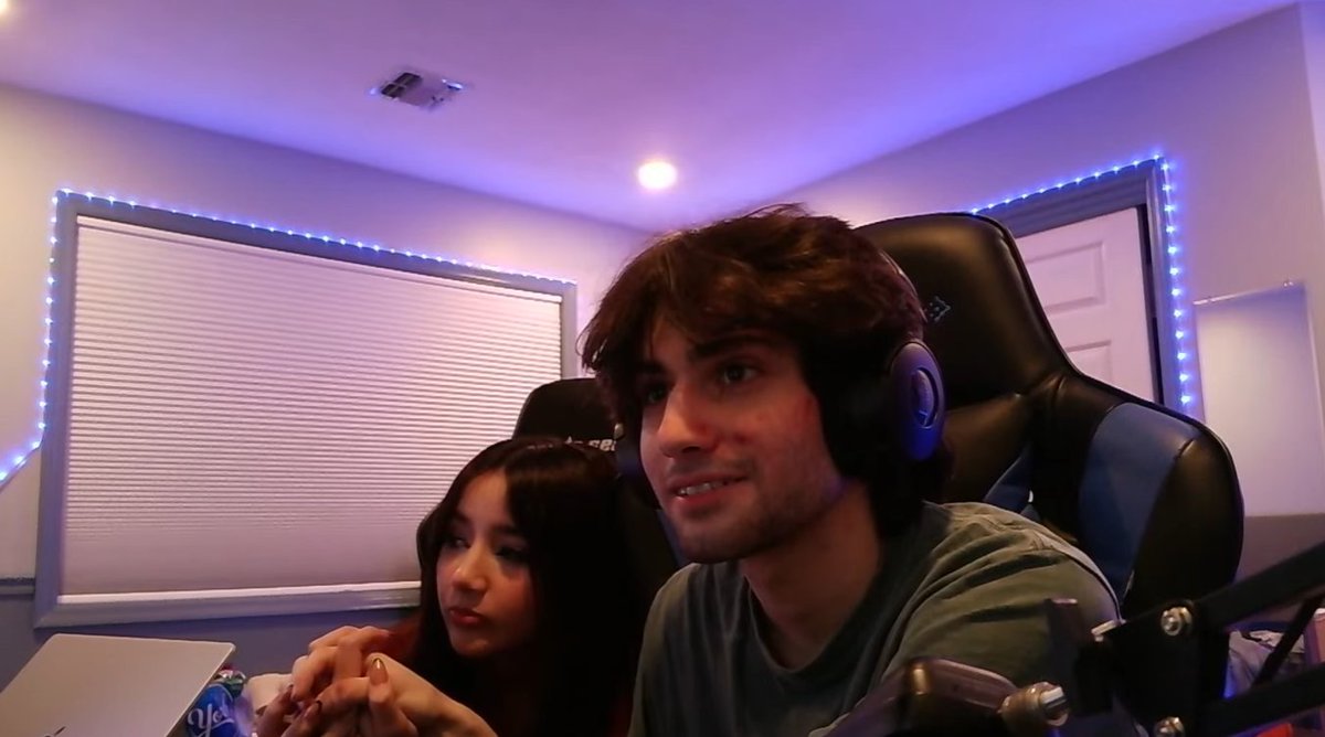 ilesuxz's tweet photo. La cara de un chad que se paso la vida https://t.co/zZdSevsPOe