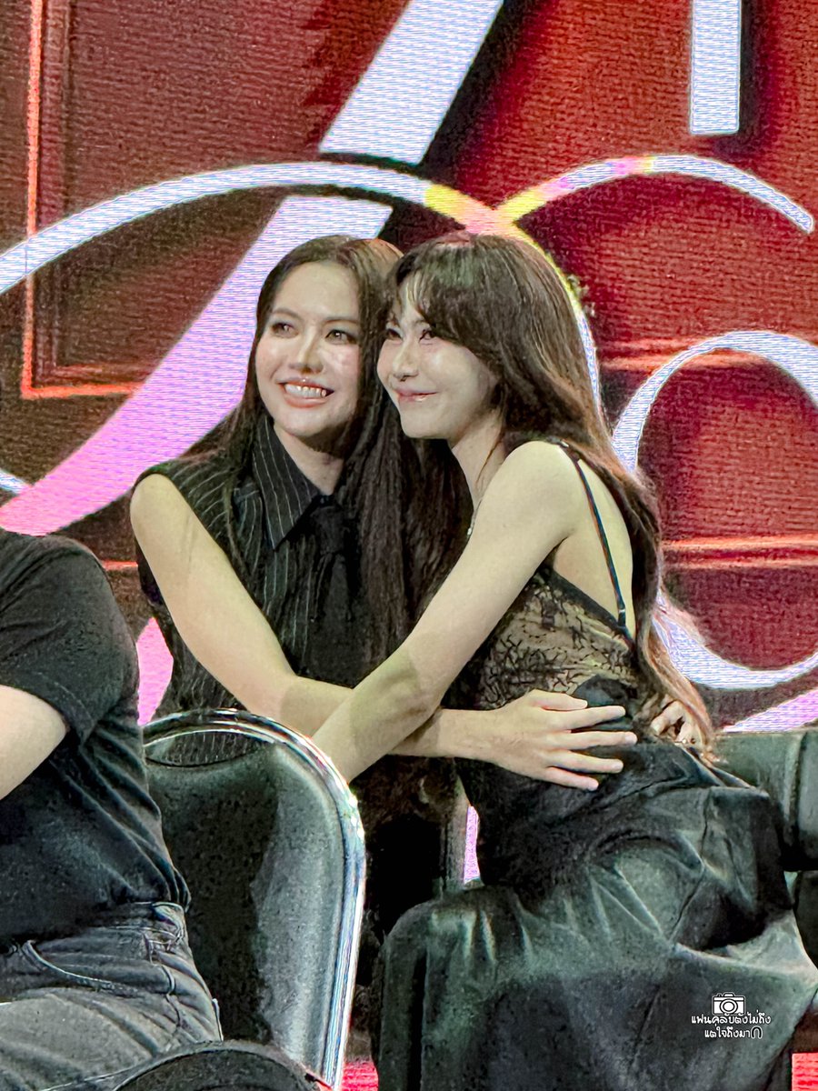KhuenCheepSaoY's tweet photo. โอ้ยตกใจหมด มากอดเค้าเลย 😌

 #น้ำหนึ่งเนย #NamneungNoey https://t.co/1quxGPXv1A