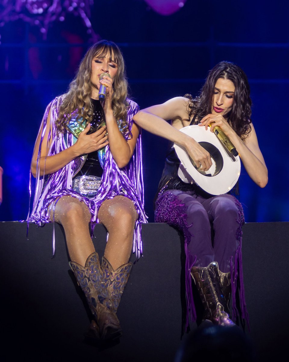 haashoficial's tweet photo. Guadalajara!!! Ya los extrañábamos! Gracias por tanta energía y por siempre hacernos sentir en casa, la pasamos increíble!!! #Girahaashville2026 🌵🤠👢❤️ #FiestasdeOctubre https://t.co/oJehQPprmk