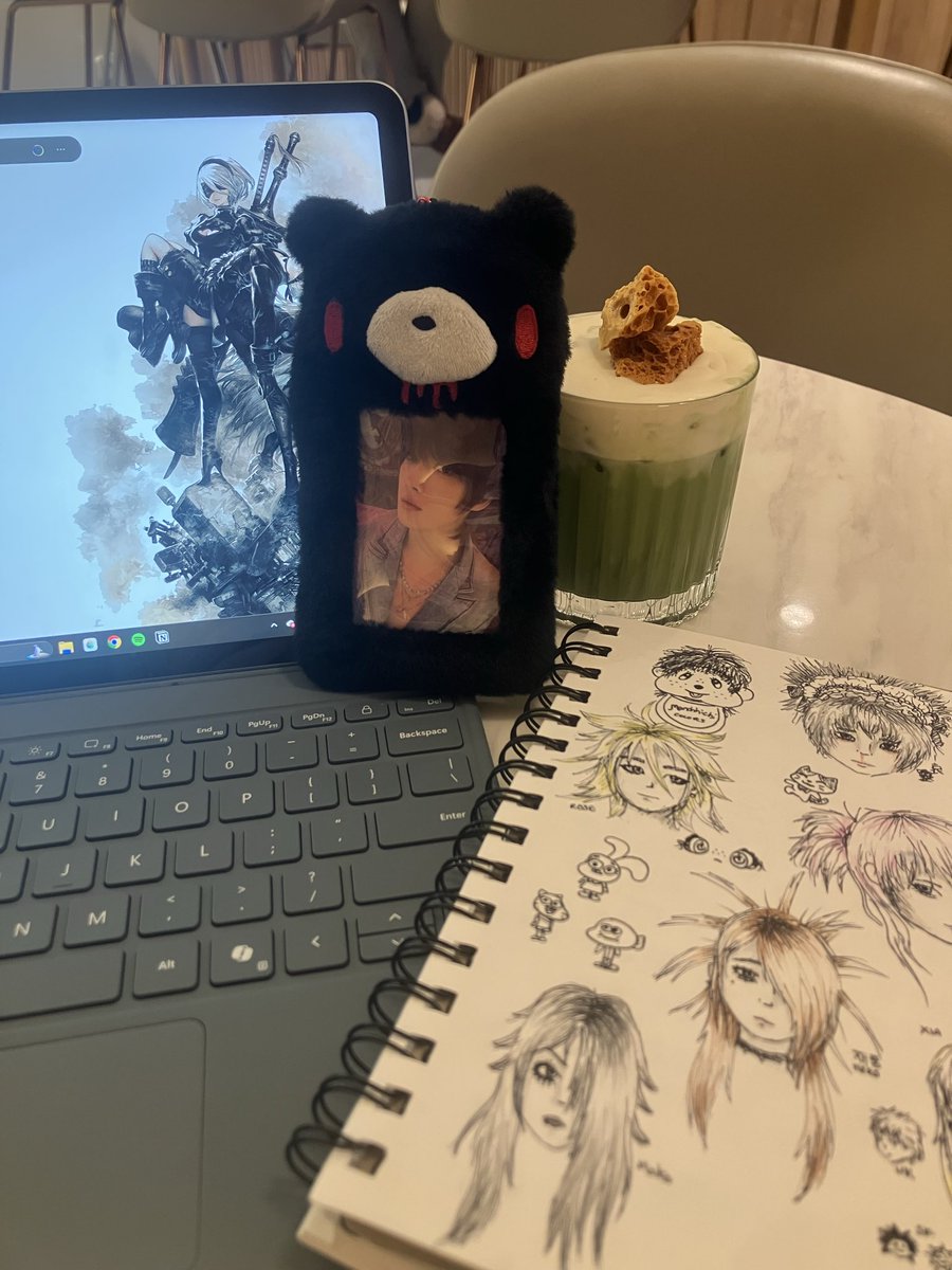 Lowkhh_'s tweet photo. studying hard or hardly studying 🤫 https://t.co/3UTeei4yRZ