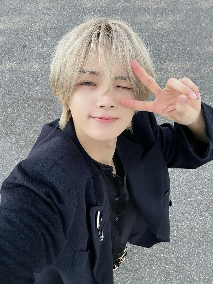 andsnjoo_'s tweet photo. its part of him now https://t.co/mSR32T5awO