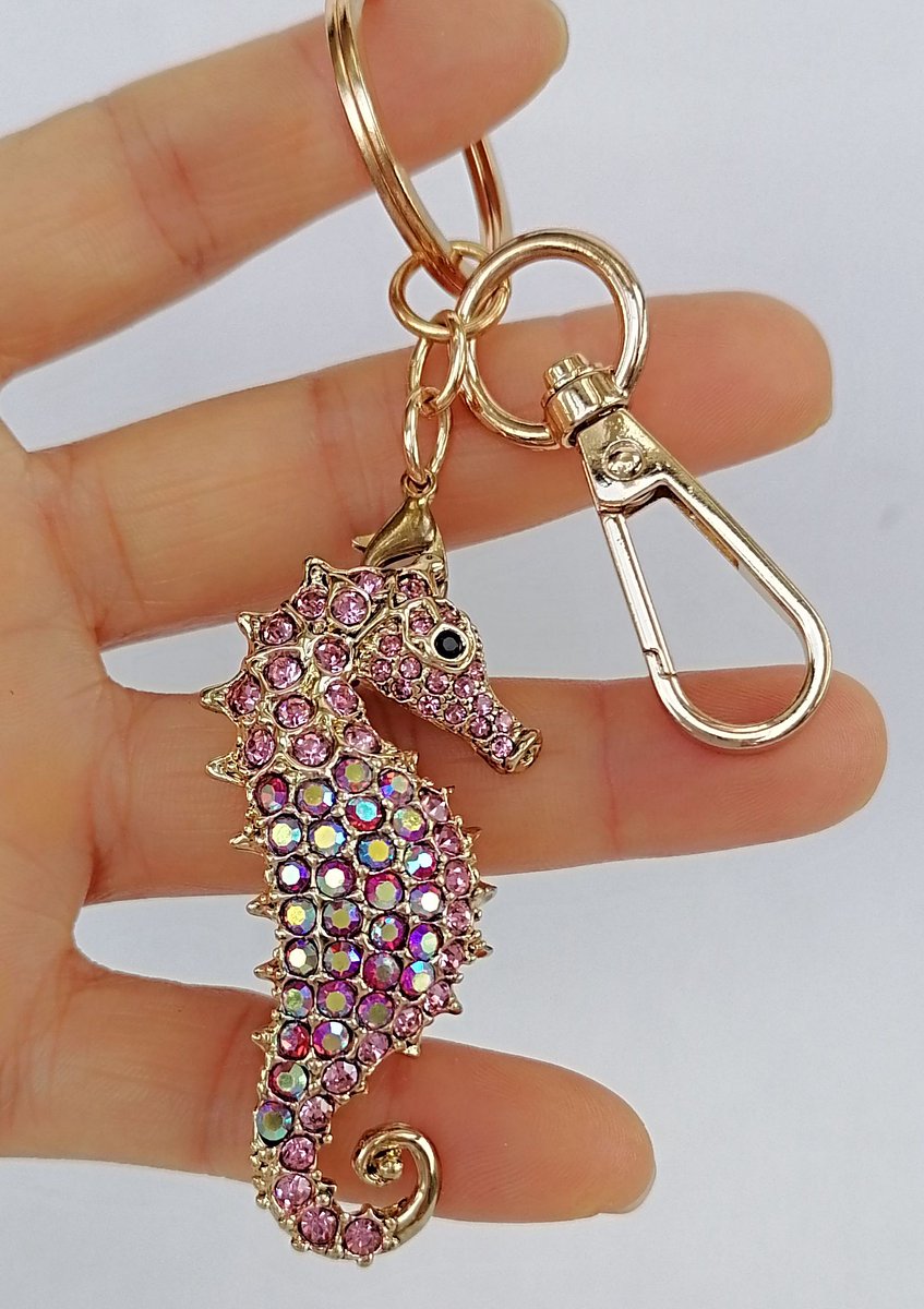 Ziraluxe_Jewel's tweet photo. Introducing our Rhinestone Seahorse Keychain &amp; Pendant. It perfect for decorating your handbag, keys, or even wearing as a pendant, brooch.
https://t.co/5WleapkLiP
#PurseCharm #SeahorseKeychain #HandbagAccessories #AnimalKeychain #SeahorsePendant #GiftForHer #SeahorseLoversGift https://t.co/GlHSM8nnEH