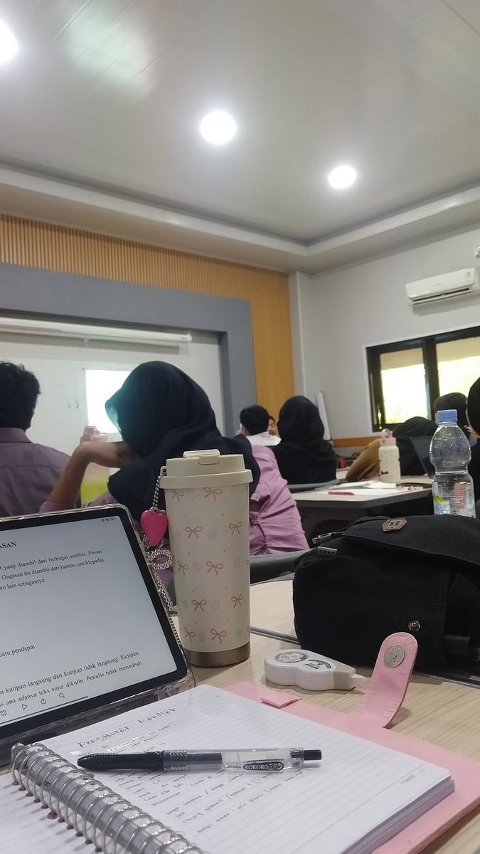celivictory's tweet photo. 📍 𝘽𝙄𝙉𝙐𝙎 𝙐𝙣𝙞𝙫𝙚𝙧𝙨𝙞𝙩𝙮 
𝙆𝙚𝙢𝙖𝙣𝙜𝙜𝙞𝙨𝙖𝙣

Monday morning class always make me sleepy. Wish me luck! https://t.co/JPJ56zunJq