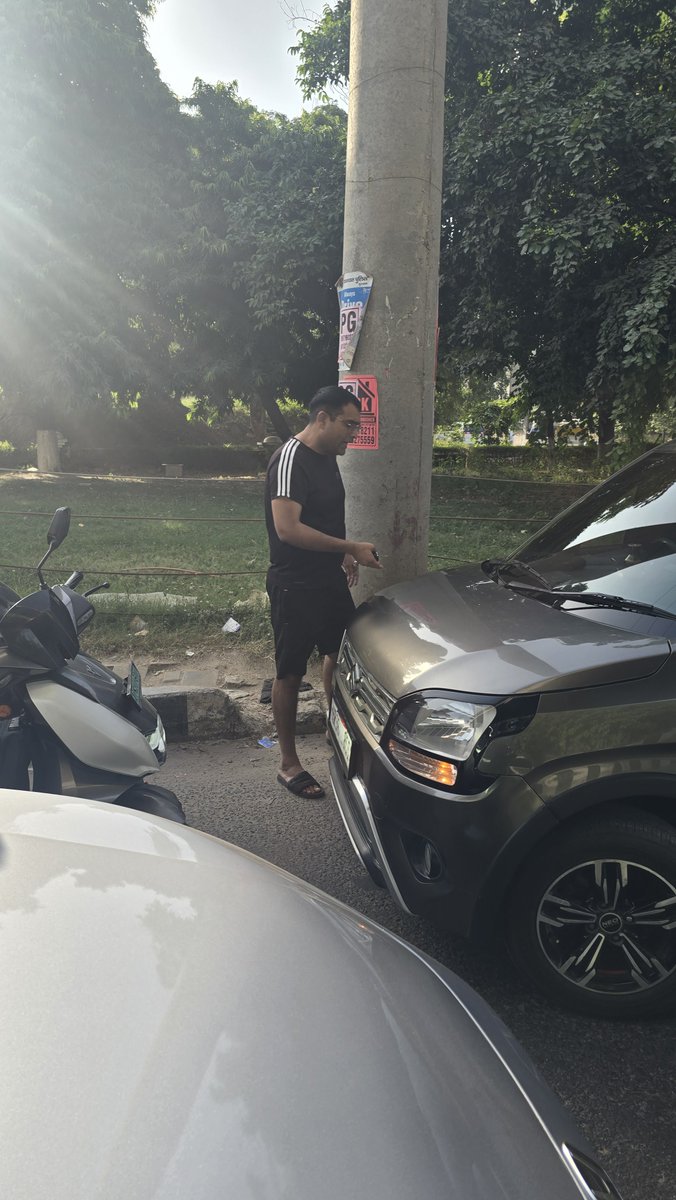 ashishc_arch's tweet photo. @TrafficGGM @police_haryana @IGtraffic_hry @DGPHaryana state of lawlessness in #haryana under @cmohry @NayabSainiBJP 

DATE- 05 OCT 2026

LOCATION- JACARANDA MARG/ NH48 SLIP ROAD

TIME- 0800 HOURS

INCIDENT- 

1. Vehicle HR36AJ8551 being driven on wrong side challenged by a young college student Mr.  Taranjot Singh & assisted by me on him being doing this alone & helplessly

2. Vehicle owner being an arrogant guy refused to budge & reverse. Instead became aggressive & blocked traffic for over 10 minutes.

3. On being confronted again and police being called, he became abusive & tried phyically assaulting me & Taranjot using a stick kept in d car. Thankfully he was not able to as we took enough photos of him.

4. Police refused to come asking us complainants to come to police station & lodge complaint & more interested in getting Google location on watsapp.

5. On seeing huge ruckus vehicle driver of HR36AJ8551 fled d spot driving aggressively towards IFFCO Chowk.

6. Police came 25-30 minutes later only to take nl action and advising us to visit police station & lodge complaint.

7. Vehicle HR36AJ8551 had a faulty number plate, driving on wrong side, had black tints, police sticker on number plate, driving on wrong side and 

It shows how deep-rooted d problem of bad policing & traffic enforcement under @TrafficGGM
@gurgaonpolice @police_haryana.