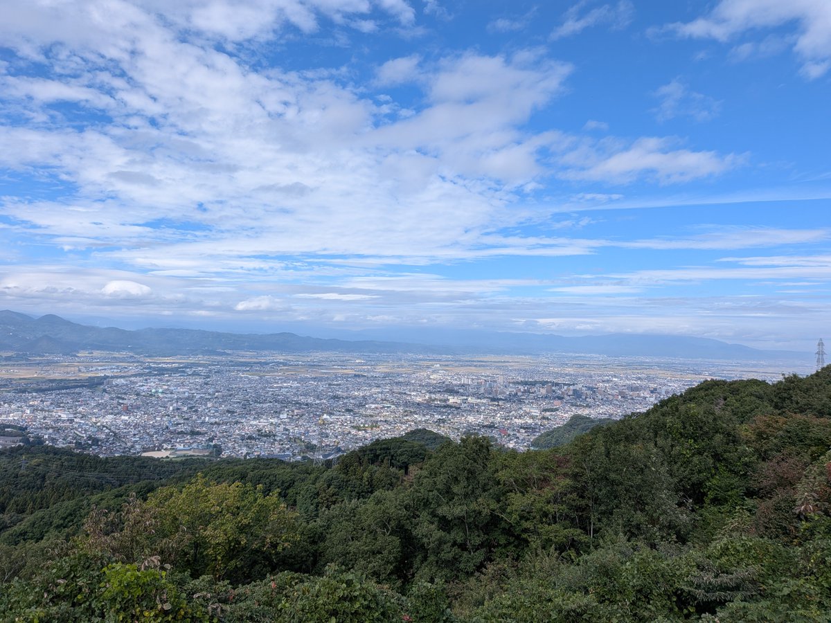 hede470822's tweet photo. 以前から探してたオーバーレーシングのマフラーを、某オークションでやっと落札し、物が届いたので交換して、早速西蔵王まで軽くお散歩🏍️💨
若干静か目なサウンドだけど、見た目がカッコよくて最高だぁ～😉👍

#FZR https://t.co/xJxNgLAA4a