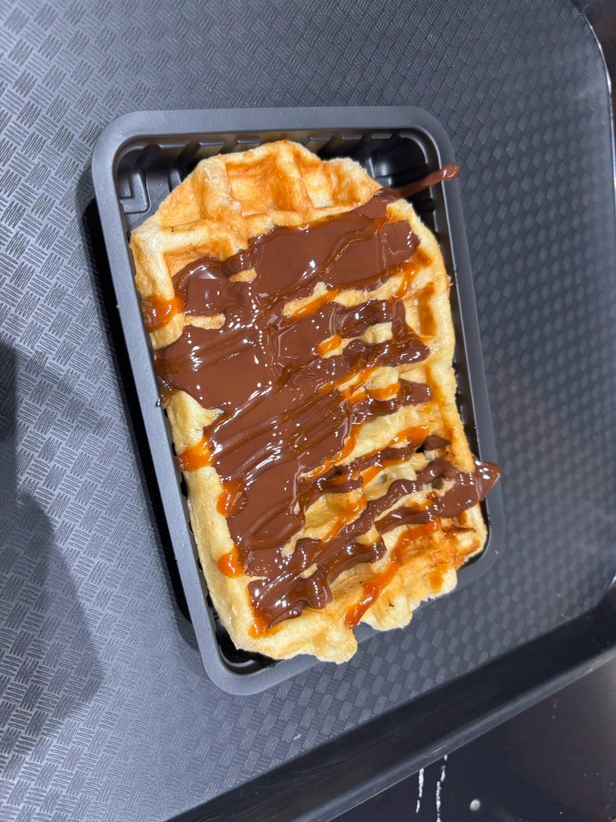 baka_taro_'s tweet photo. ベルギーで食したものたち🇧🇪
フリッツが食べたい🍟 https://t.co/Do79lEdAHk