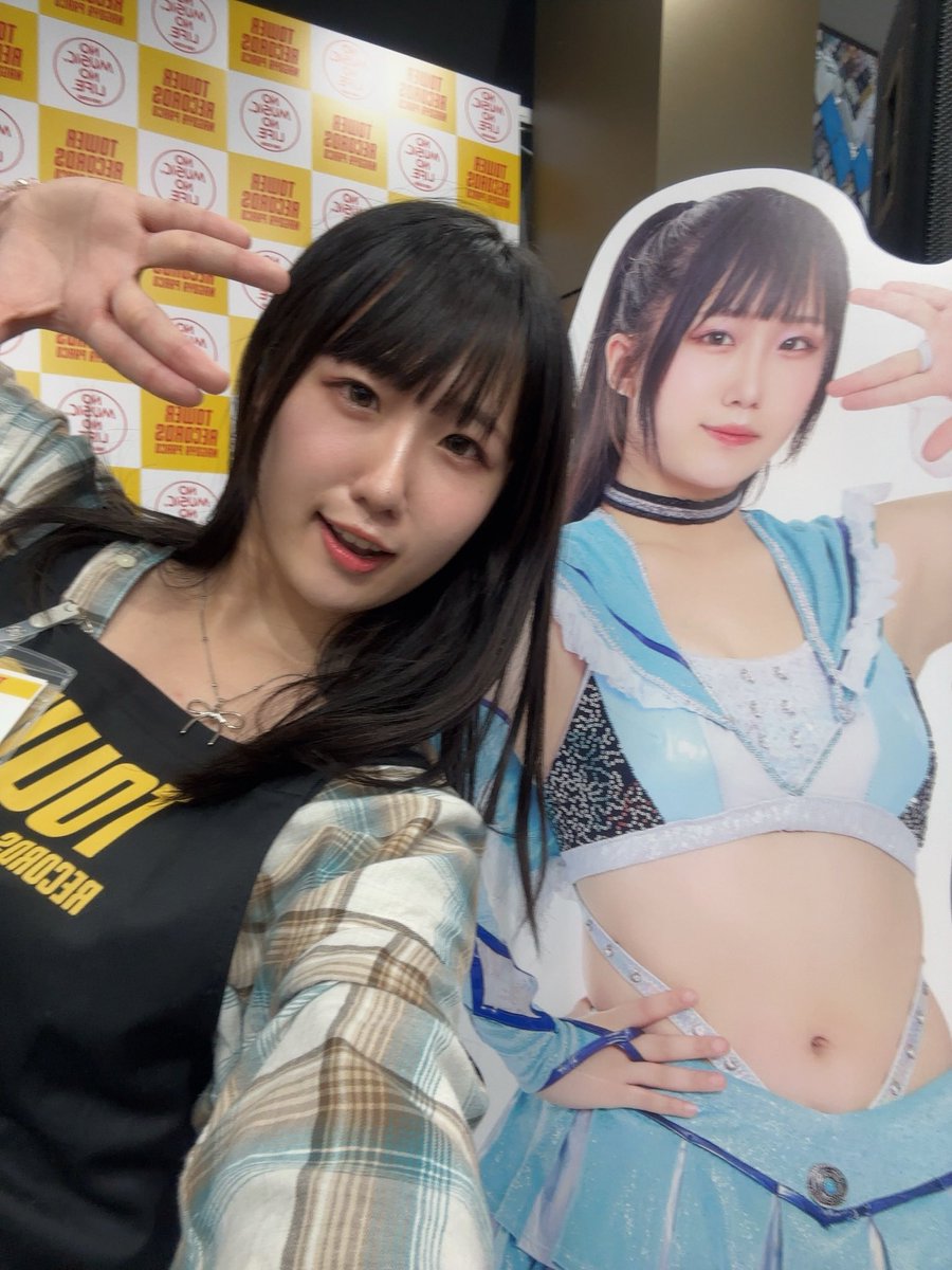 kurara_stardom's tweet photo. なんと！センターにいます🩵✨
今年もPOP UPたのしみ！

去年のイベントの時の写真を添えておきます！🌸🦄
#STARDOM https://t.co/LGnwEkphJK