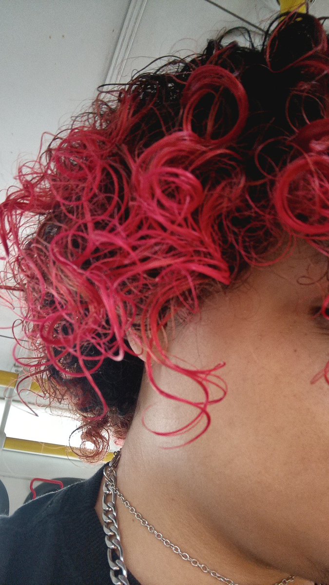 gabPOYO's tweet photo. @blwckparadee VERMELHO!! https://t.co/SBBKJKdPl1