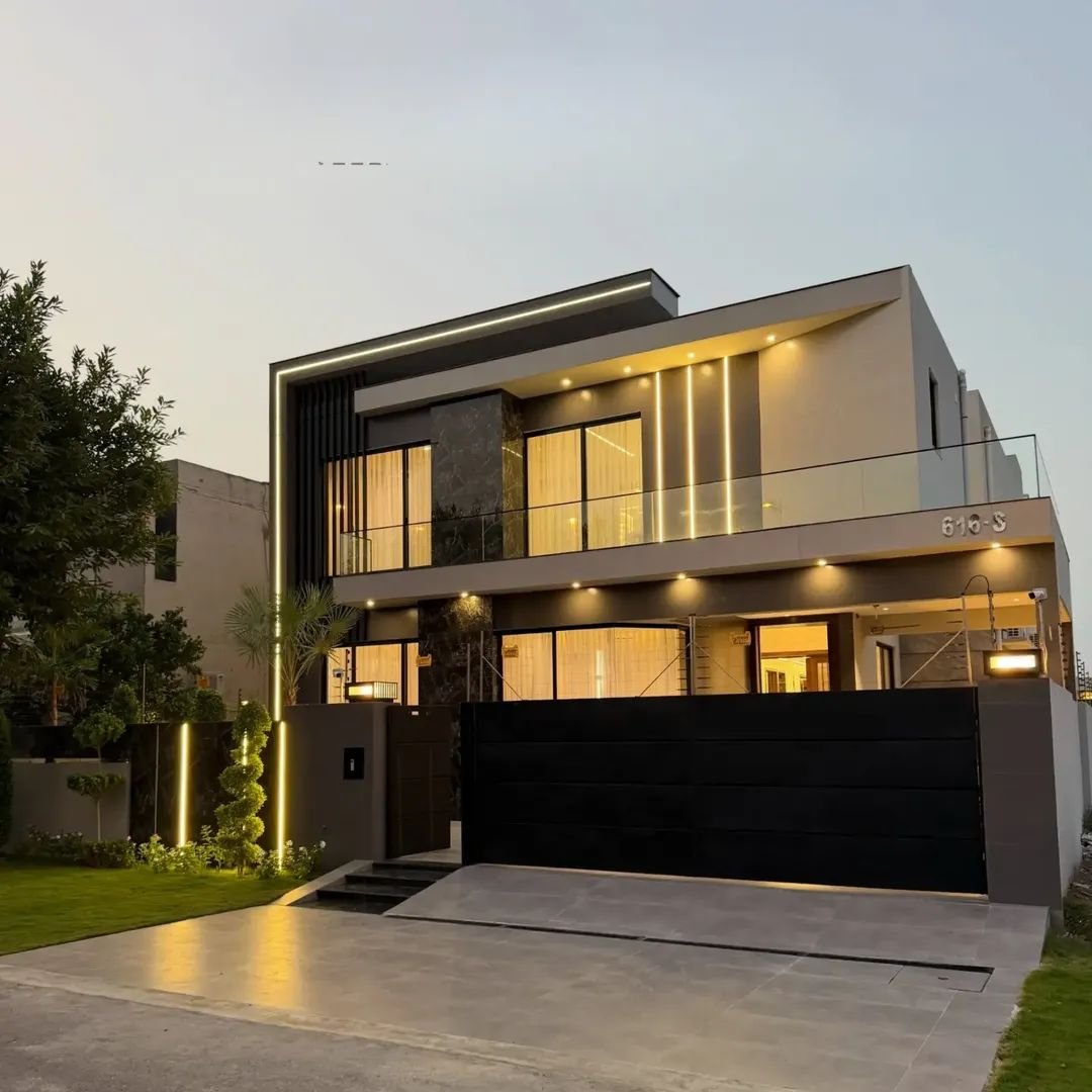 AdilShabbitrmx's tweet photo. 🏡✨ 1 KANAL HOUSE FOR SALE – DHA PHASE 7, LAHORE ✨🏡

📍 Nearest Raya
🏠 1 Kanal Spacious House

📞 ADiL Real Estate &amp; Builders
📱 0321-9428016

#DHALahore #DHAPhase7 #Raya #1KanalHouse #HouseForSale #LuxuryHouse #PropertyForSale #LahoreProperty #ADiLRealEstate #RealEstateLahor https://t.co/sSVlzXUnyT