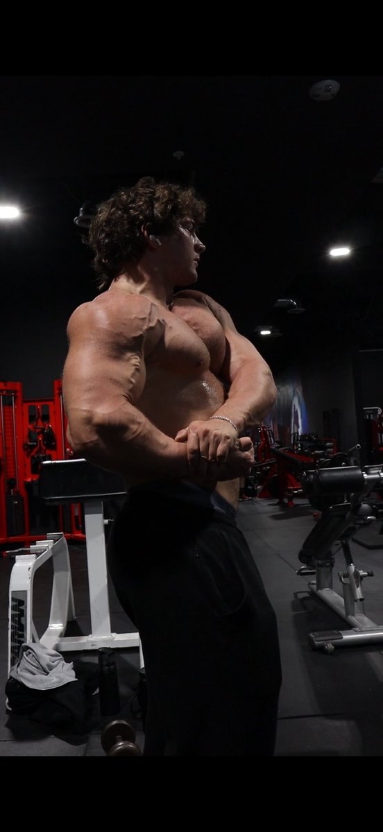PaulJacksonFit's tweet photo. #gym #fitness #fyp #viral #bodybuilding https://t.co/CnGbm1z0Cr