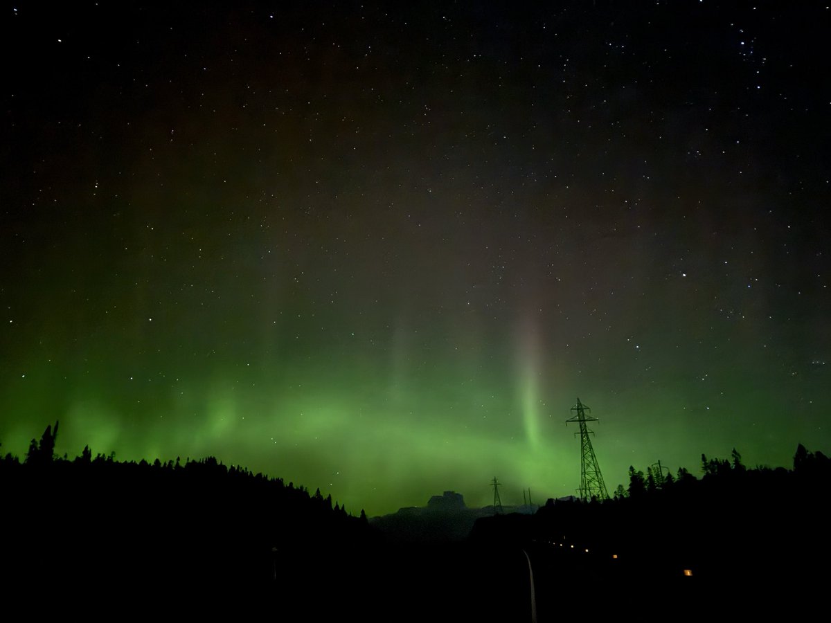 k2gerch's tweet photo. @ShelbymcWx @AlbertaAurora @teamdomcanada @LilyLightningWx @treetanner @dartanner @_SpaceWeather_ @CalgaryRASC Nipigon, ON about 1045pm https://t.co/OlmzsPEcYH
