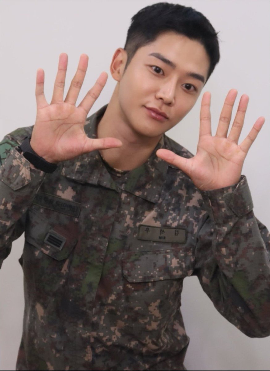 vegaorihime1's tweet photo. Happy 10th Anniversary!
🖐🏻🖐🏻
#ROWOON #로운 #ロウン #김석우 https://t.co/9UWlqt9Fhm