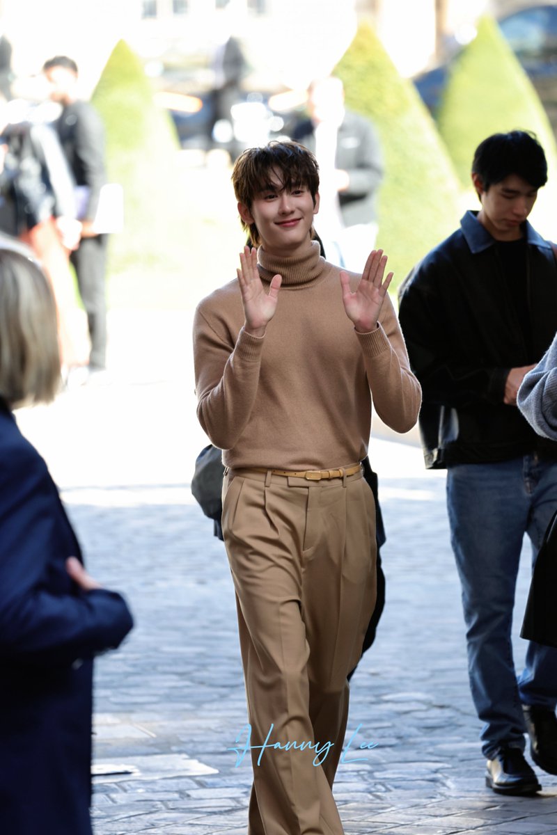 Hannylee96's tweet photo. BOOK X CELINE PFW27
#BookKasidet
#Celine #CelineEte2027
#MichaelRider #kasibook https://t.co/zbwmtoFhMO