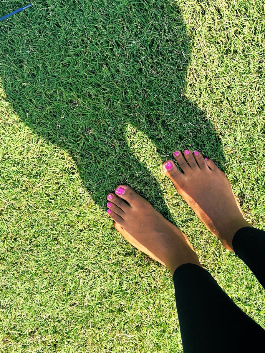 kryphinee445's tweet photo. letting my sweaty feet cool down from a hard workout 🦶🏽🦶🏽🦶🏽🏃🏽‍♀️🏃🏽‍♀️

#feetfetısh #feetusa #feetdaddy #footfetısh https://t.co/WZq7OSBaAg
