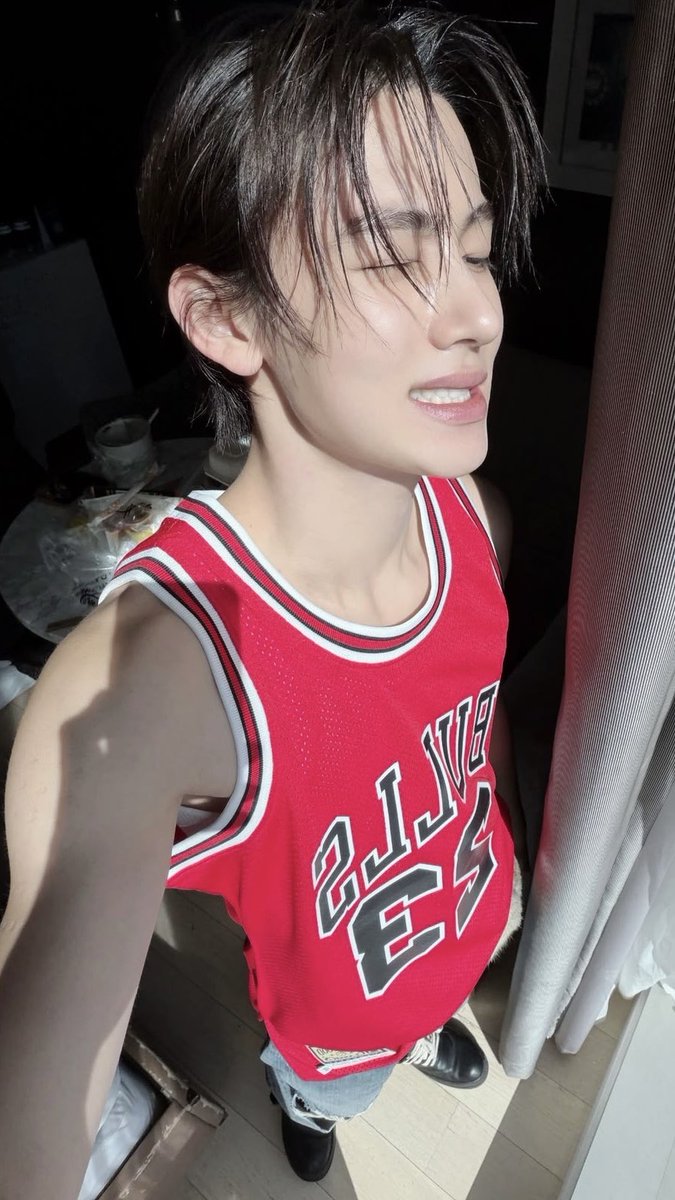 acaijoahae's tweet photo. seonghyeon sunkissed because apparently even the sun likes him too much🌞 https://t.co/afZoOQLl9W