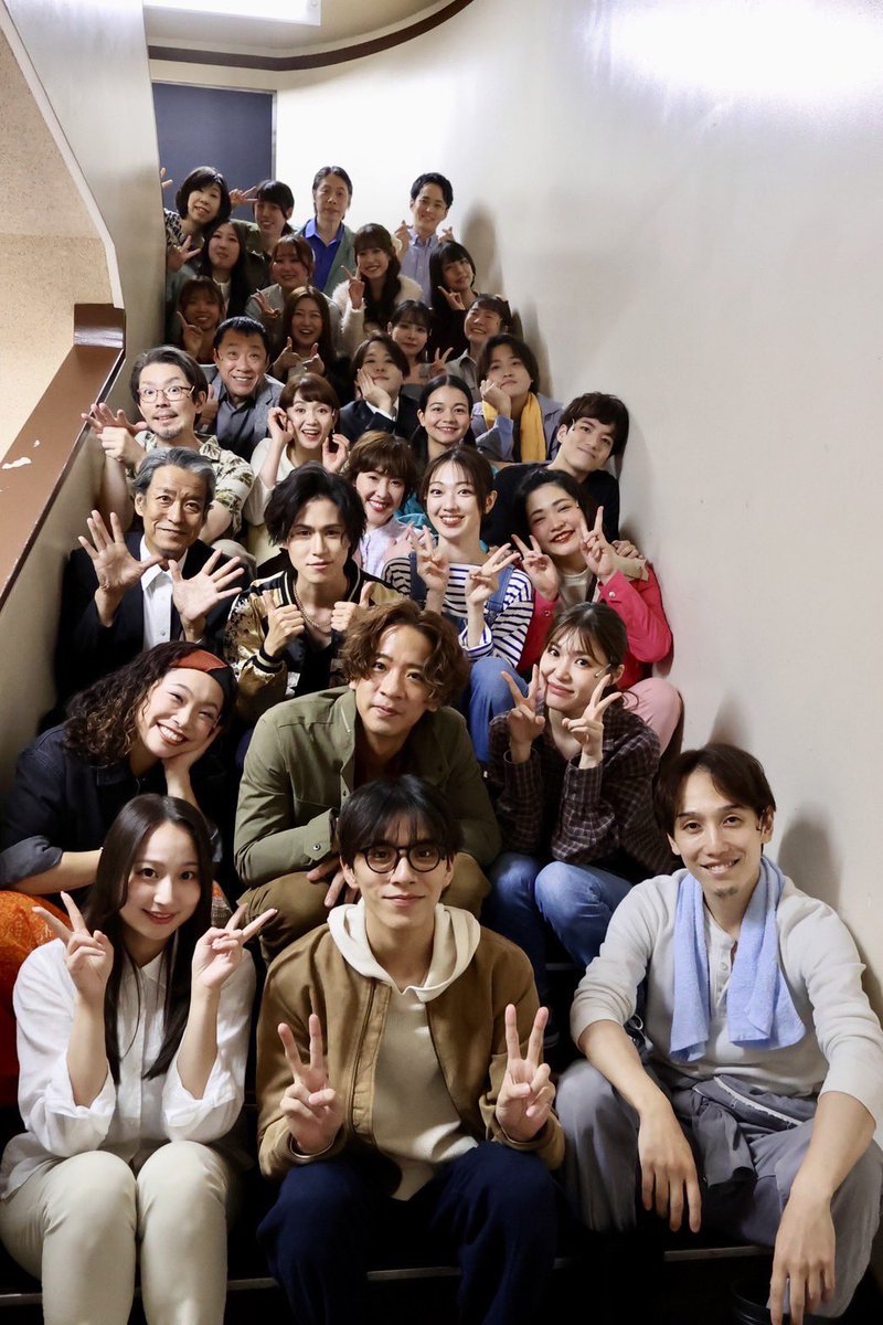 arata_shihou's tweet photo. #缶詰工場の秘密 
千秋楽終わりました。

世界は終わらなかったけど
俺の中では何かが終わって
何かが始まった気がします。

ありがとうございました。
#M缶詰工場の秘密 https://t.co/3DLGhgmHjb