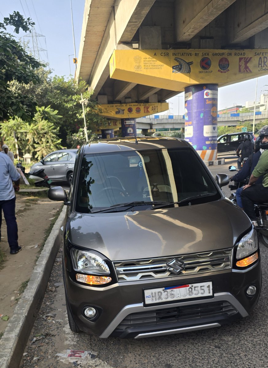 ashishc_arch's tweet photo. The shameless vehicle owner of HR36AJ8551 under total lack of administrarion of @TrafficGGM @police_haryana @DGPHaryana @IGtraffic_hry @cmohry @csharyana @DC_Gurugram . Such a shame that criminals think they can get away wid anything &amp; everything. https://t.co/jGtv2QKvWG