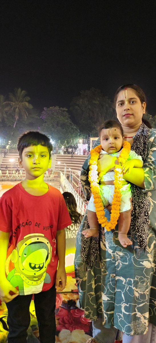 Brijesh_Star's tweet photo. #बेगूसराय में #राधा #कृष्ण की #मयूर #नौका  पर #सवारी,,,, @25 क्विंटल  #फूलों से सजा #सरोवर #रंगीन #रोशनियों ने भी किया #आकर्षित,,,, https://t.co/t6WdIh913P