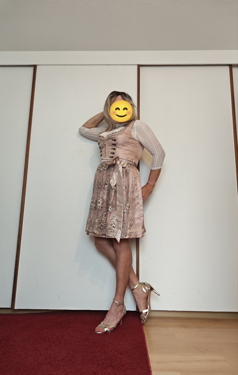 SissySklavinLea's tweet photo. #sissy #crossdresser #dirndl https://t.co/bLefqYY8kF