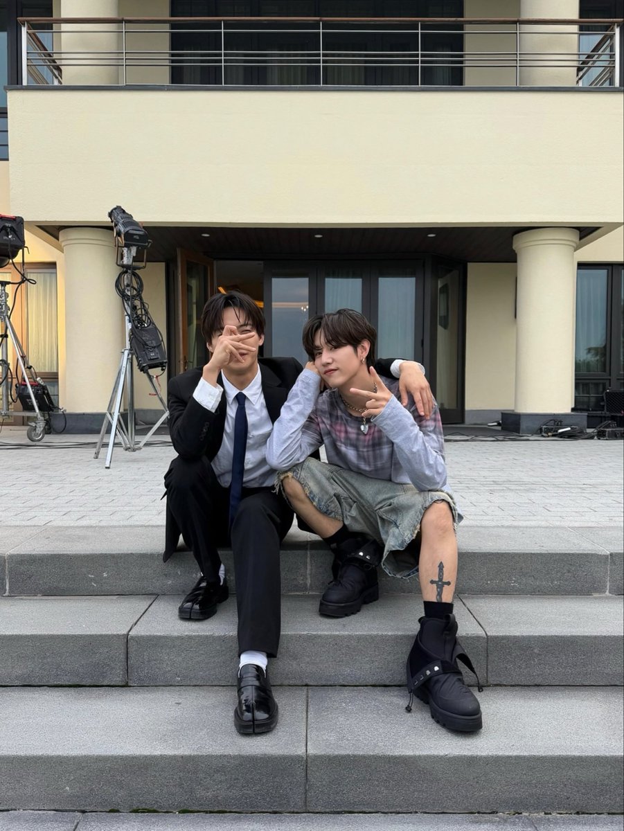 wwmarktuan's tweet photo. Mark shared more pictures with JayB on Got7 IG channel 📸

Lol nightlight's filming location 

🔗 https://t.co/mCoKETWIjv 

#got7 #MarkTuan #JayB
@GOT7Official @marktuan https://t.co/wLD8hTonDH
