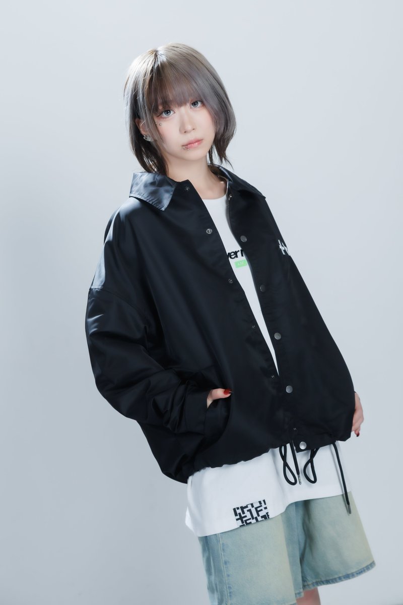 plus1frame's tweet photo. 【New Arrival】

TGS2026で先行販売した新作アイテムが、本日10/5（月）19:00よりオンライン販売開始！

+1F NEVER NERF. TEE
+1F AUTHENTIC LEATHER JACKET
+1F AUTHENTIC COACH JACKET
+1F AUTHENTIC SWEAT PANTS

▼ONLINE STORE
https://t.co/zIotGE3llW

#Plus1Frame https://t.co/8uTnLhJLEv