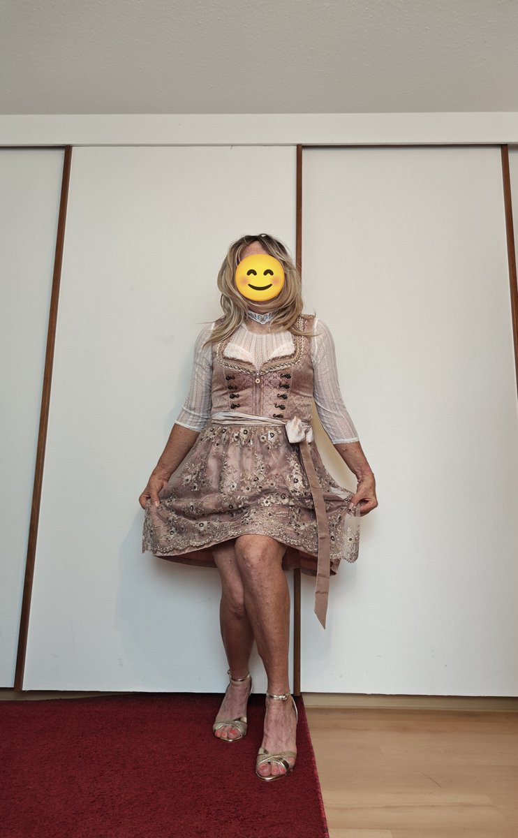 SissySklavinLea's tweet photo. #sissy #crossdresser #dirndl https://t.co/lyFRrUUrR9