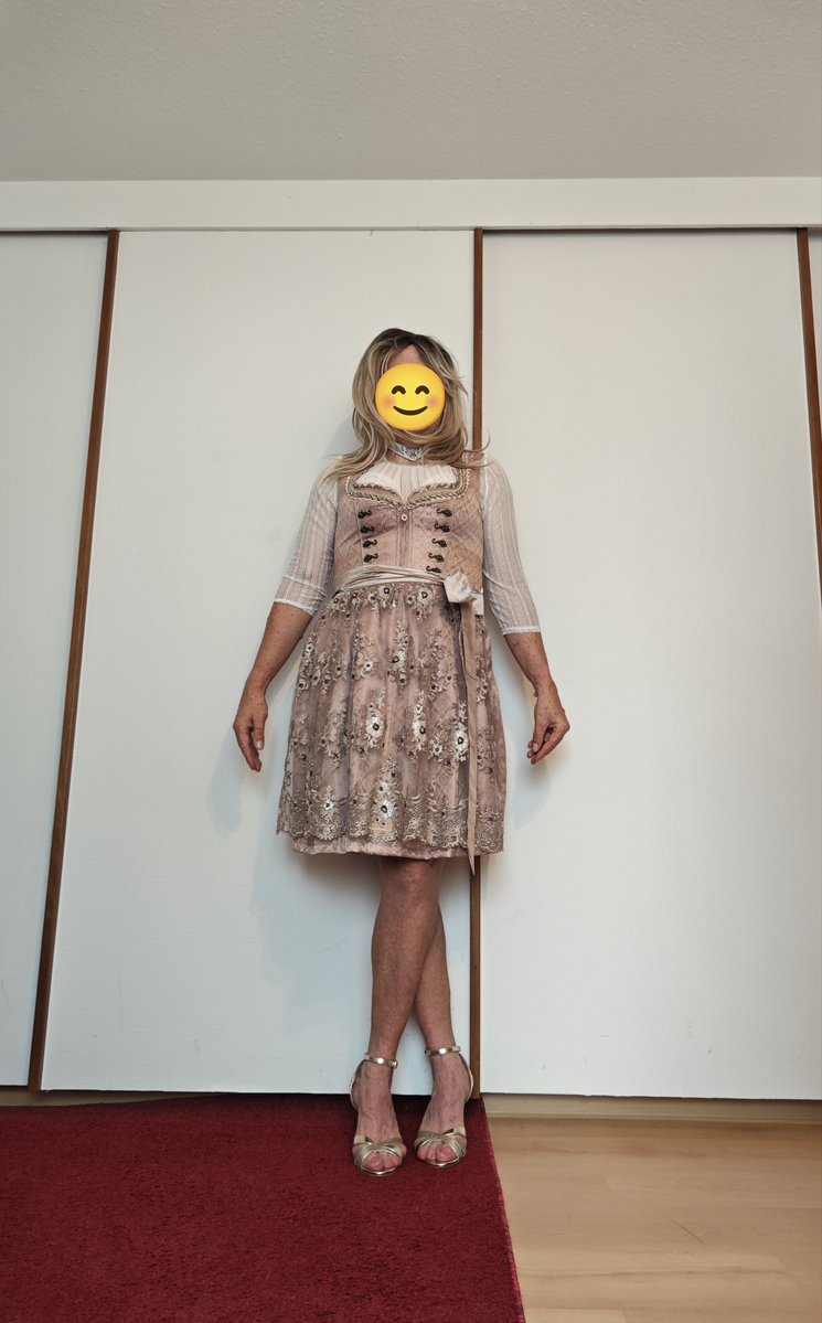 SissySklavinLea's tweet photo. #sissy #crossdresser #dirndl https://t.co/Vifb2KG67h