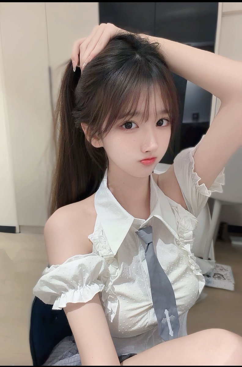 KLachioma's tweet photo. 新人刚玩x

女大彻底放飞！

谁要锐评我女大的福🤪 https://t.co/75Wu5lqmog
