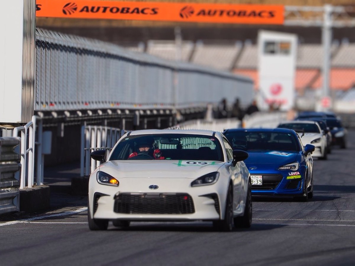 ACE8tsuneyuki's tweet photo. イベントインフォ
12月5日(土)にオートポリスにて走行会
86BRZダラ&amp;みんダラを行います！
エントリーは下記URLから
皆様のご参加をお待ちしてます！
拡散も宜しくお願いします！
#86BRZダラ
https://t.co/ojP14Z1Lul

#みんダラ
https://t.co/tbvjqKT0D2

#86BRZ友の会
#86BRZ
#MINDARA
#オートポリス https://t.co/ihEGpDu5SU
