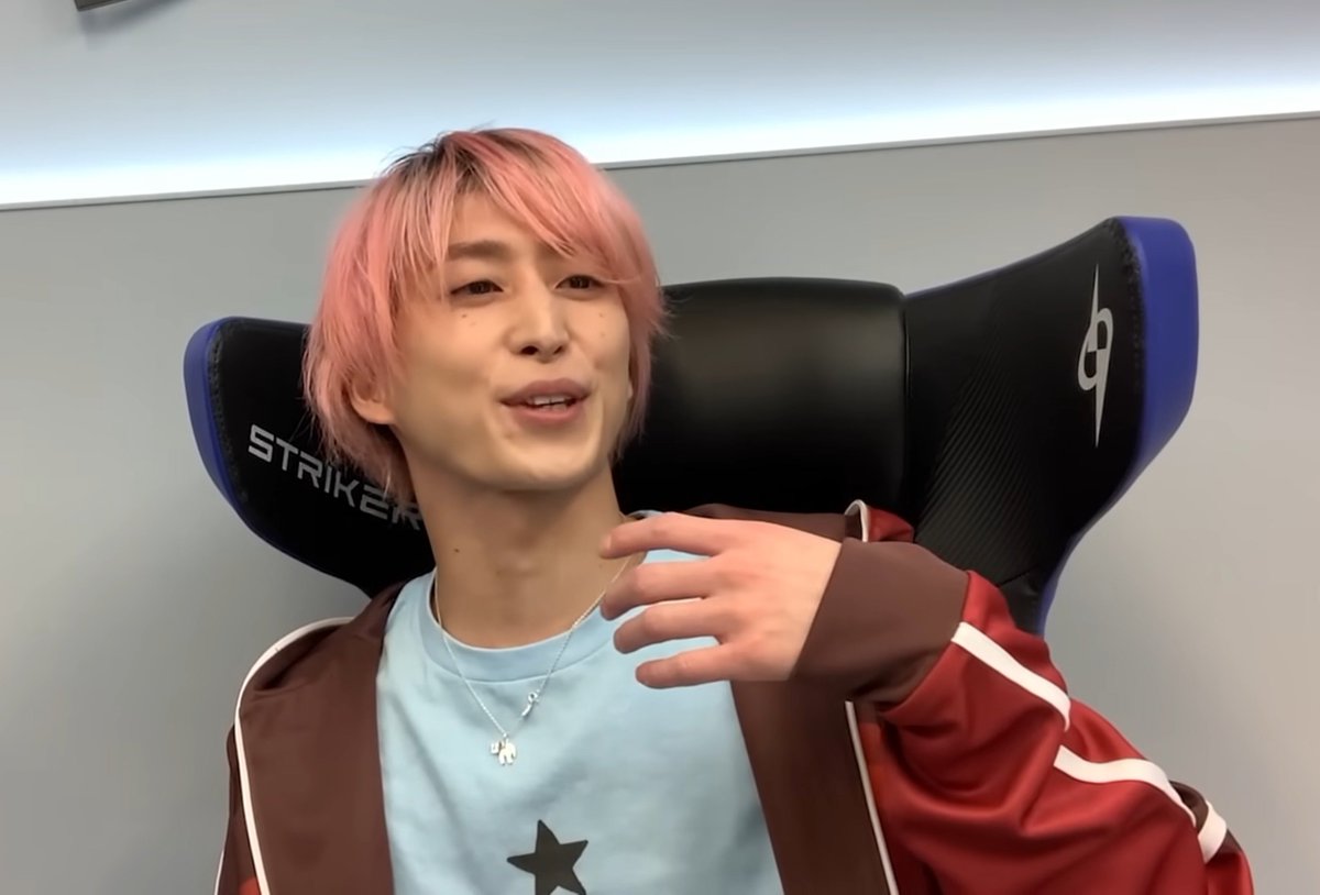 UqgjFbXFcczjsKb's tweet photo. テレビの一般人が
天音かなたのTシャツを着ていたらしいですね♪♪

ならば
負けじと
SnowManの佐久間さんをご覧下さい

お分かりいただけただろうか
これを当時、見聞きしたかなココは笑顔で昇天したとの事 https://t.co/aXuZJk509U